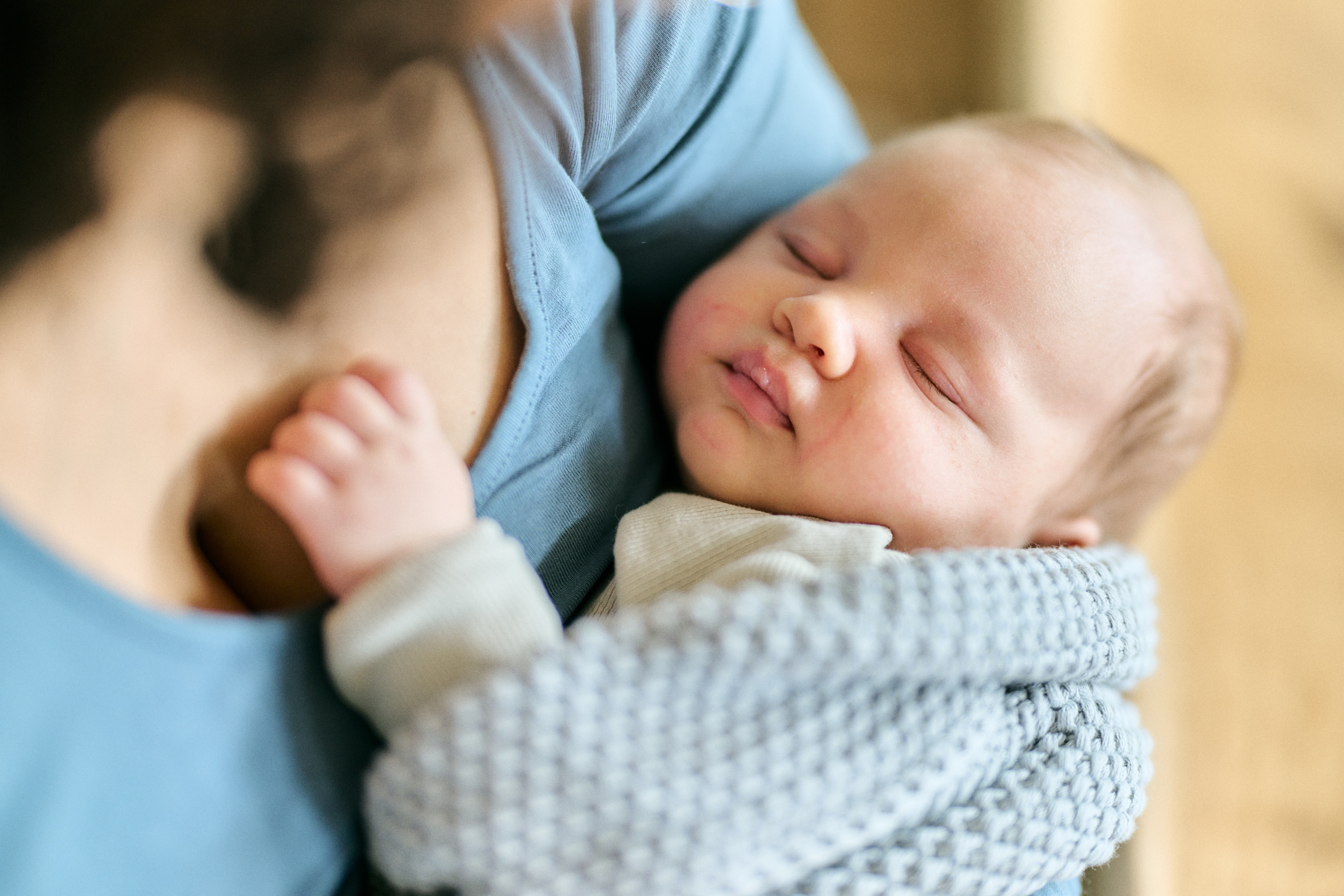 Babyschlaf: Ein Leitfaden für frischgebackene Mamas & Papas