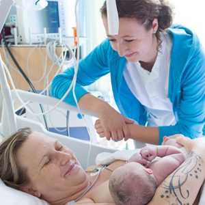 Kaiserschnitt-Geburt: Hebammen.at informiert